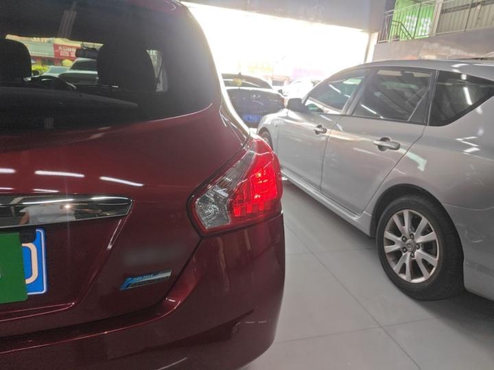 Tiida 2011 1.6L CVT Comfort photo 7