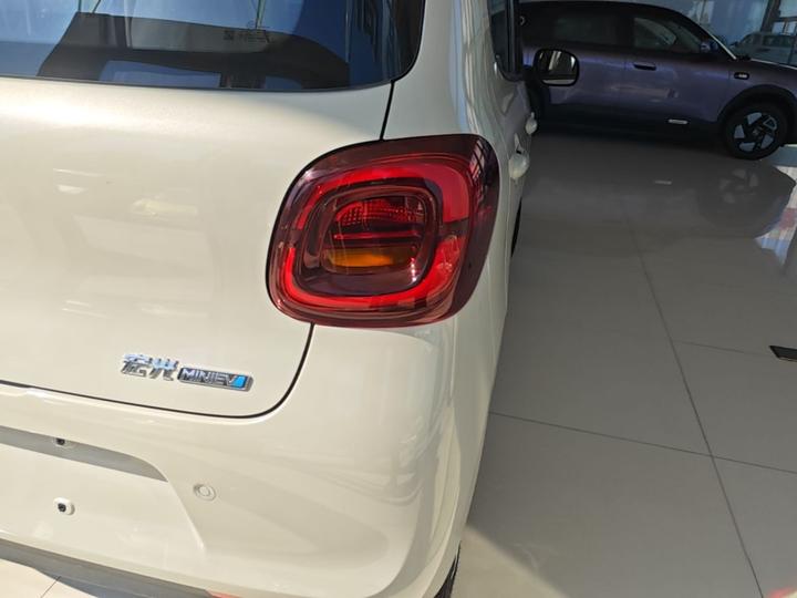 Hongguang MINIEV 2025 4th Gen 4-Door Advanced photo 7
