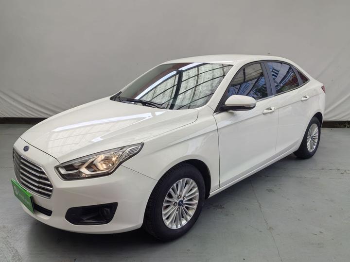 Escort 2015 1.5L MT Comfort