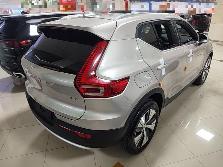 XC40 2023 B3 Luxury photo 6