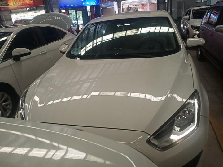 Escort 2015 1.5L AT Comfort photo 2