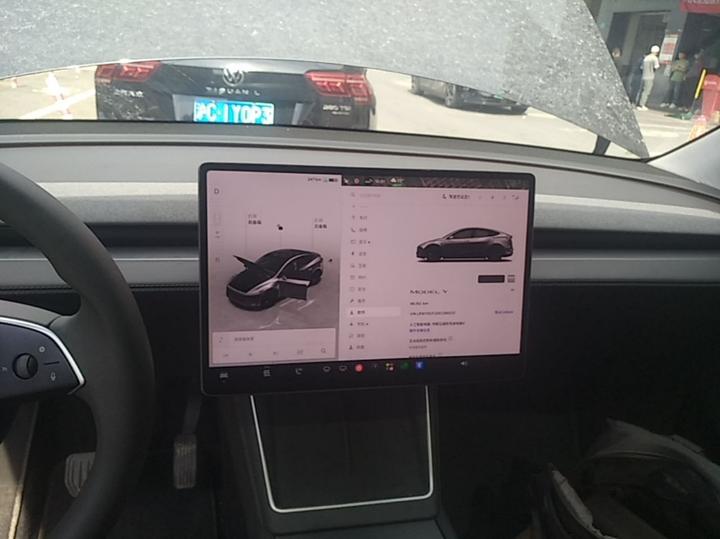 Model Y 2025 RWD photo 8