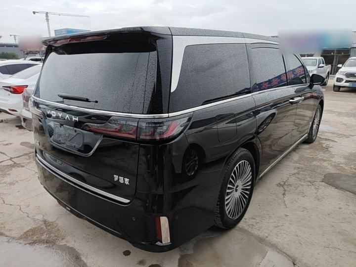 Voyah Dreamer 2025 PHEV AWD Flagship photo 4