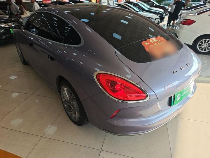 2022 555km Premium photo 4