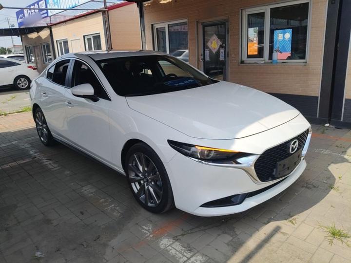3 Axela 2021 2.0L AT photo 3