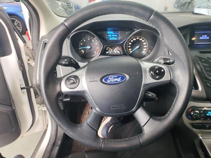 Focus 2012 Hatchback 1.6L AT photo 6