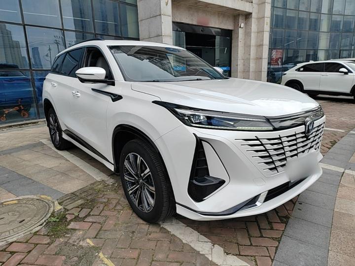 CS75 PLUS 2023 3rd Gen 1.5T AT Premium photo 3