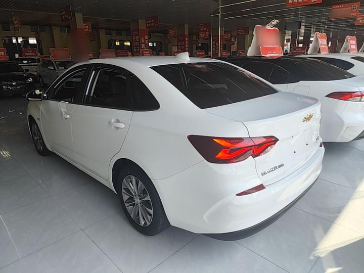 Cruze 2020 320 AT photo 4