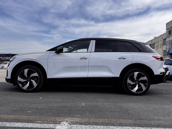 Q5 e-tron 2024 50 e-tron quattro photo 4