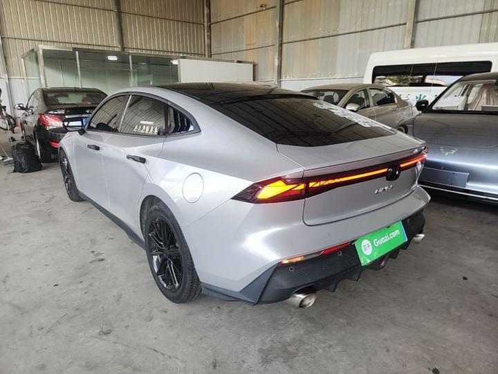 UNI-V 2022 1.5T Premium photo 4