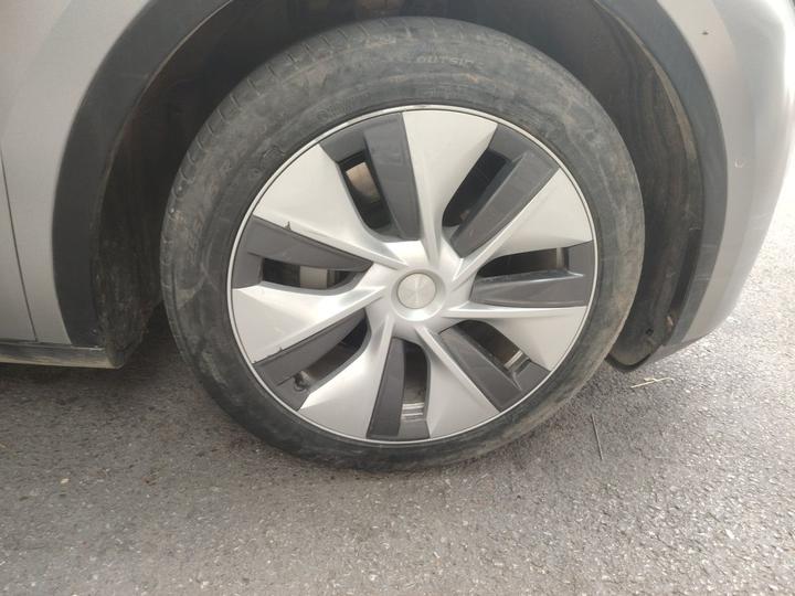 Model Y 2022 Long Range AWD photo 8