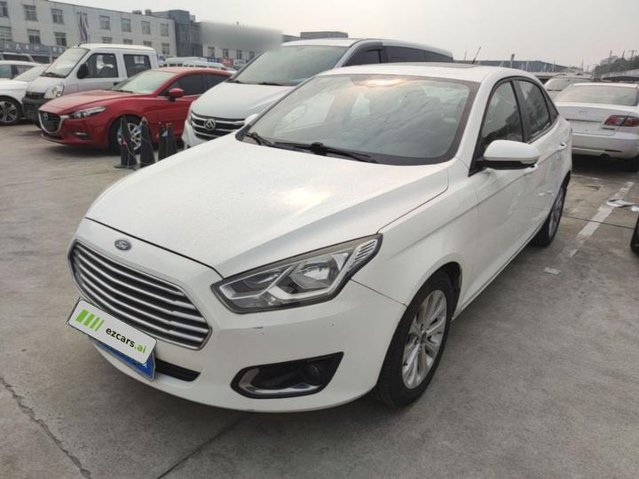 Escort 2015 1.5L MT Fashion