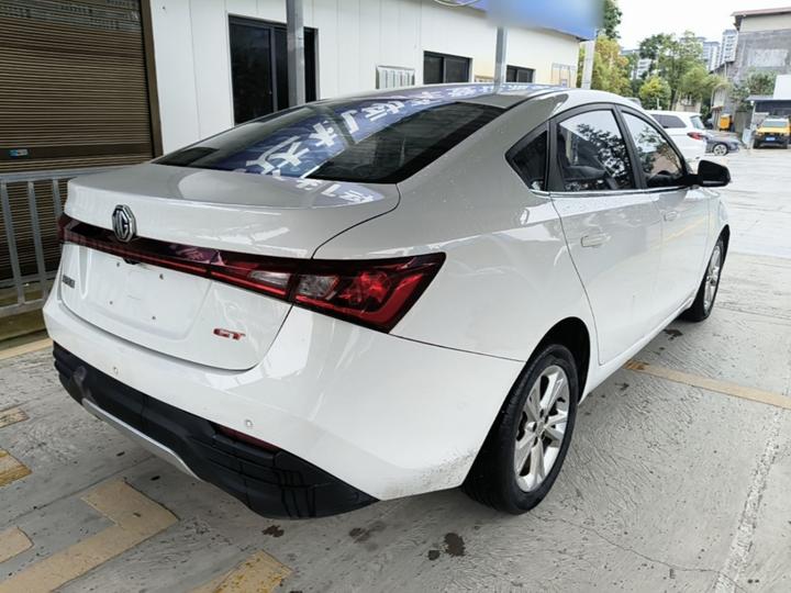 2016 1.5L AT Value Luxury photo 6