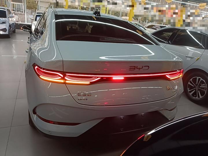 Qin PLUS 2025 DM-i ADAS 120KM photo 5