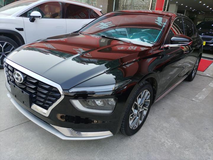 Mistra 2021 1.8L CVT GLX Elite