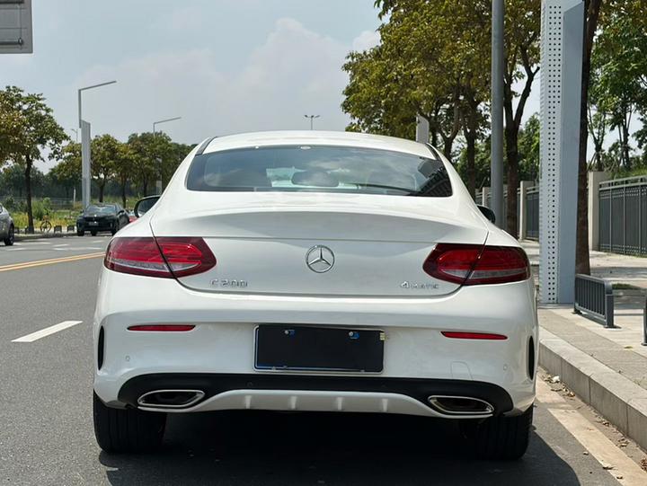 C-Class Imported 2018 C 200 4MATIC Coupe photo 4