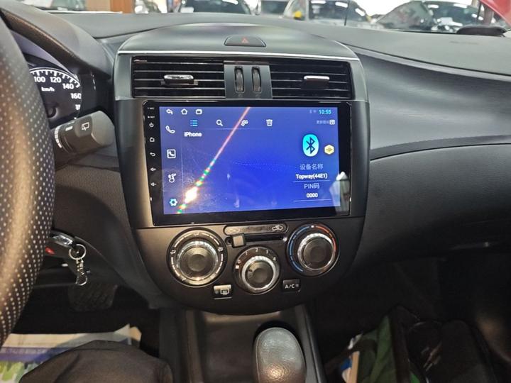 Tiida 2011 1.6L CVT Comfort photo 8