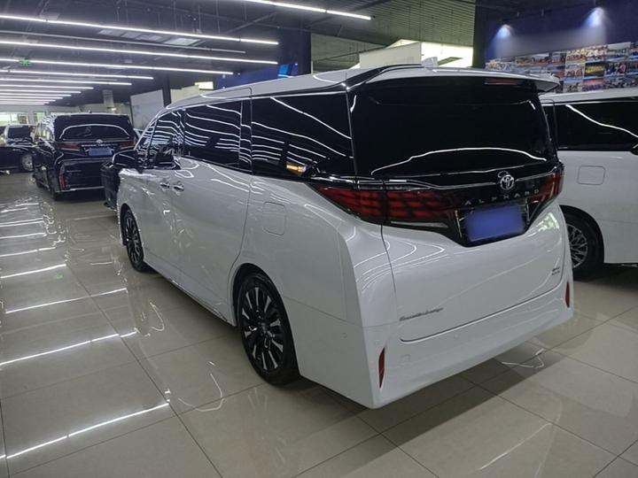 Alphard 2024 Hybrid 2.5L Premium photo 4
