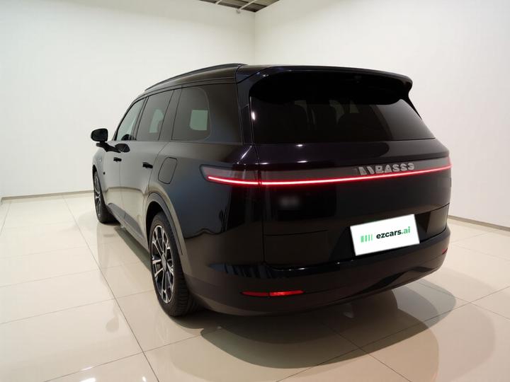 900 2025 2.0T Ultra 6-Seater photo 4