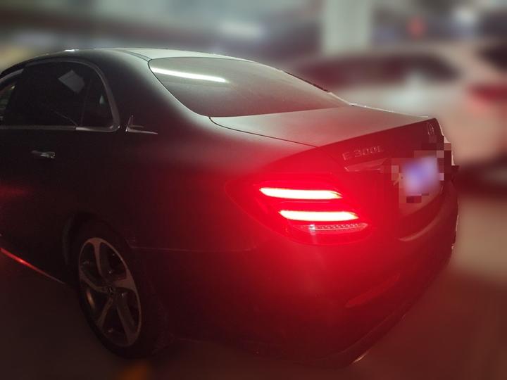 E-Class 2017 E 300 L Sport Luxury photo 4