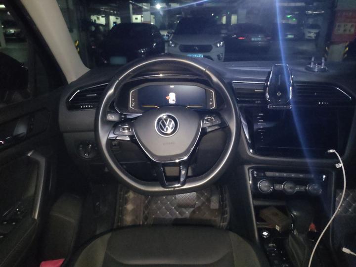Tiguan L 2021 330TSI AT RWD Smart photo 7