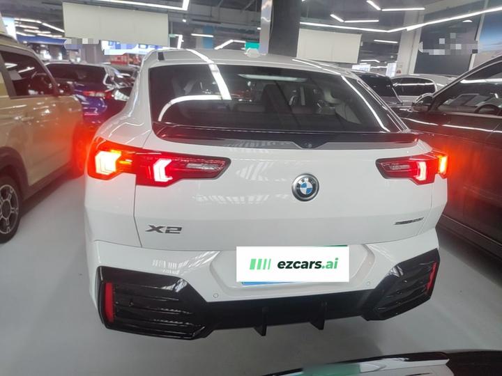 X2 Imported 2024 sDrive25i M Sport Package photo 3