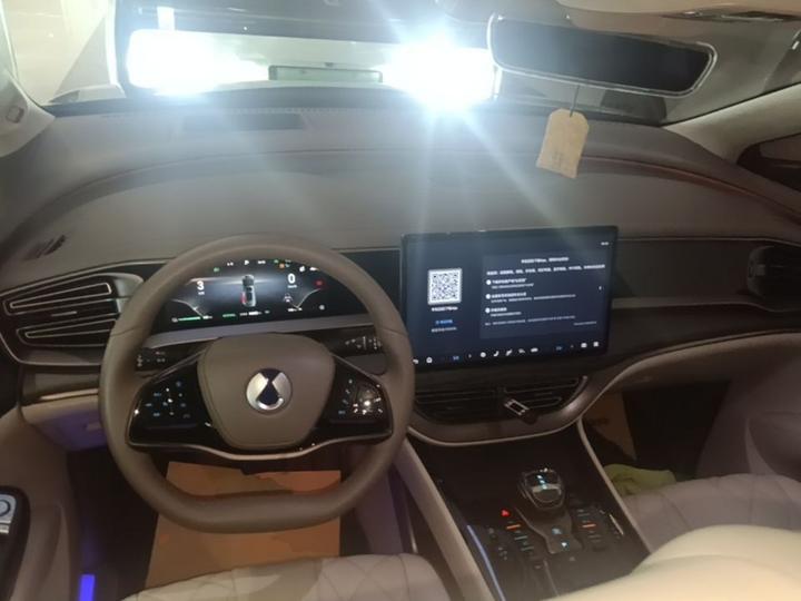 D9 2022 DM-i 970 AWD Flagship photo 5