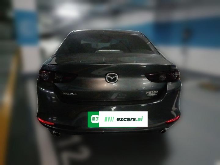 3 Axela 2023 2.0L AT photo 5