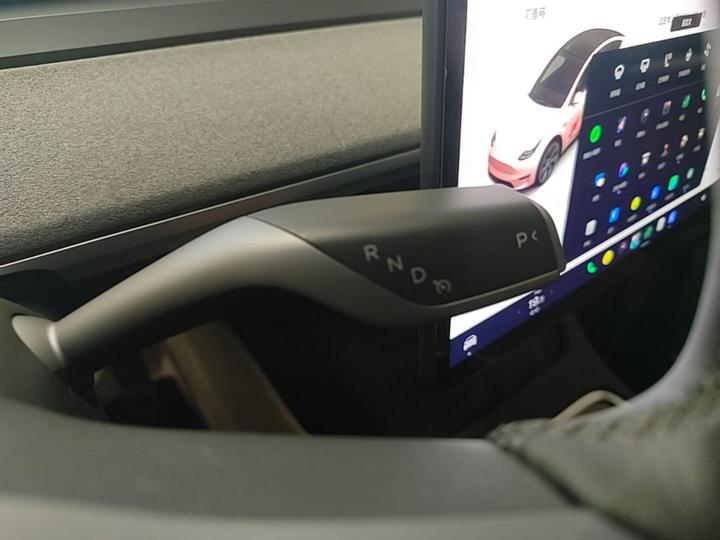 Model Y 2023 RWD photo 5