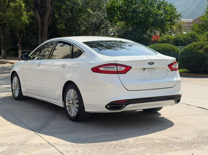 Mondeo 2013 2.0L GTDi200 Fashion photo 4