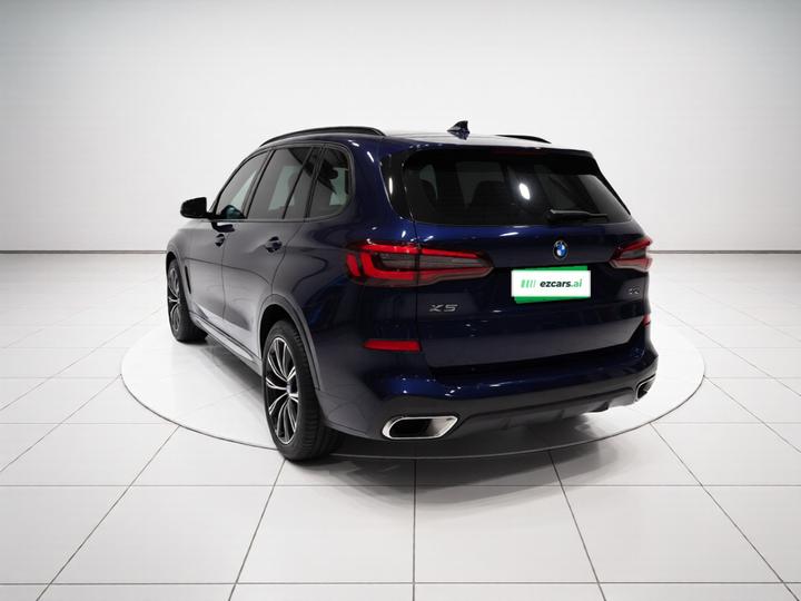 X5 2022 Facelift xDrive 30Li Exclusive M Sport Package photo 4