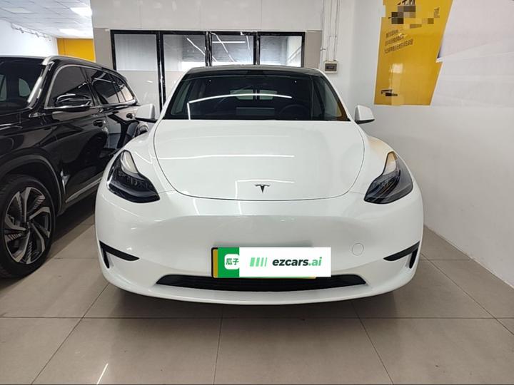 Model Y 2024 RWD photo 2