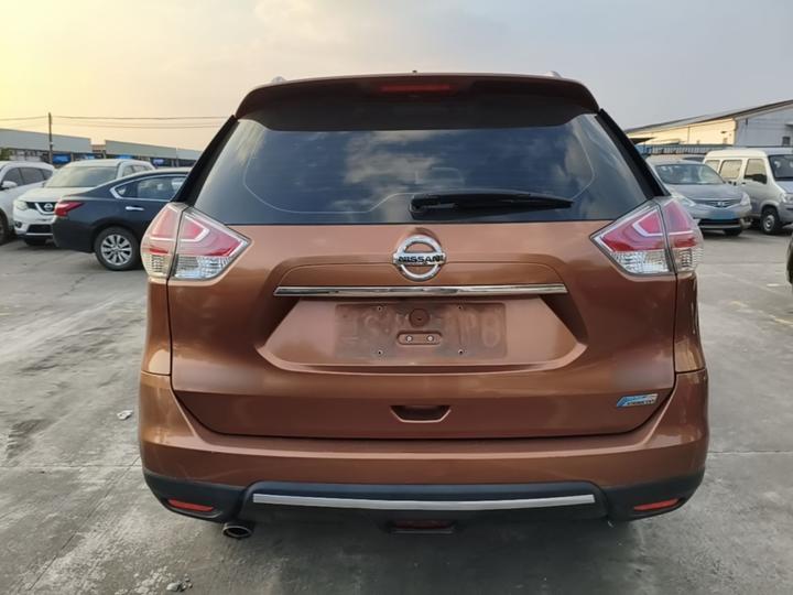 X-Trail 2014 2.0L CVT Comfort 2WD photo 3
