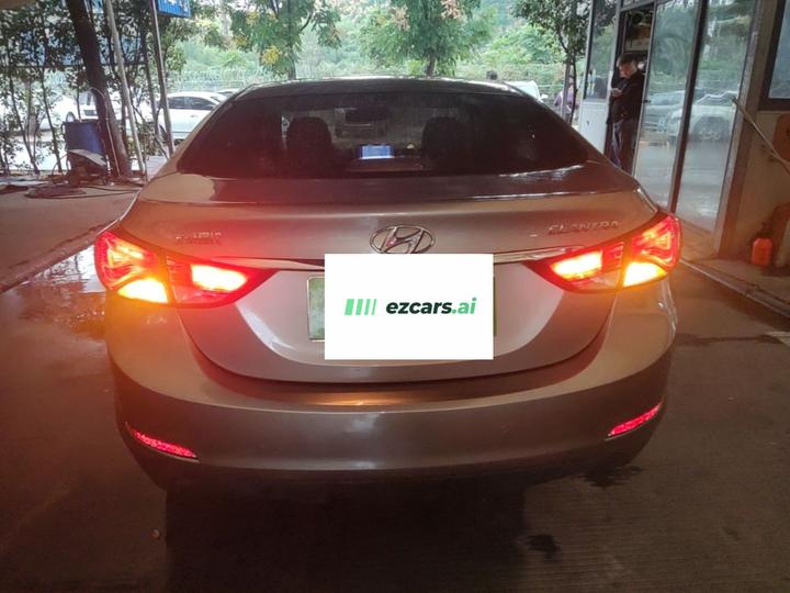 Elantra 2016 1.6L AT Smart photo 2