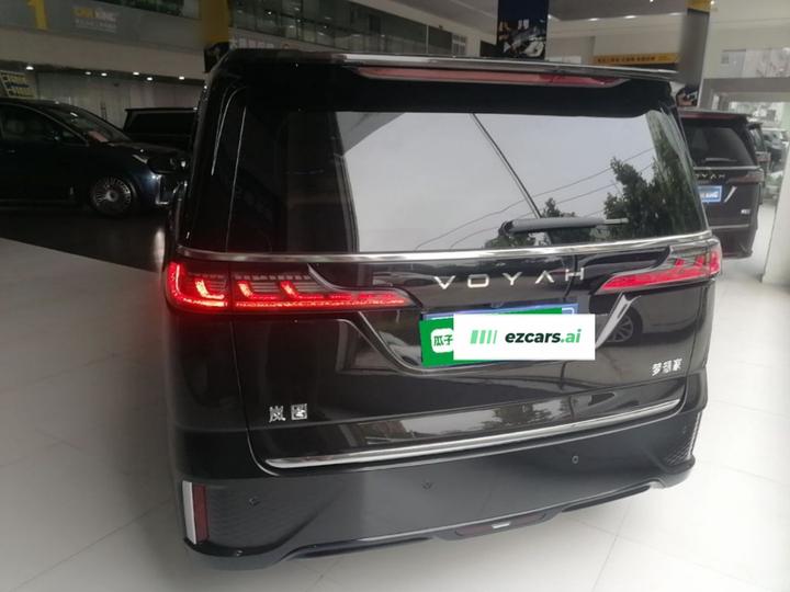 Voyah Dreamer 2025 PHEV AWD Flagship photo 3