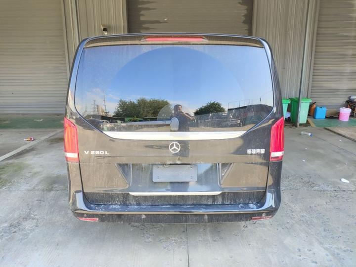 V-Class 2018 V 260 L Premium Extended China VI photo 3