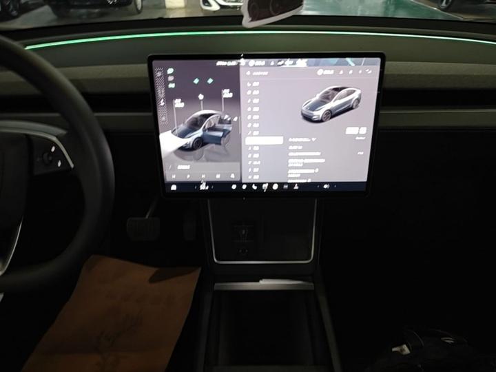 Model Y 2025 RWD photo 8
