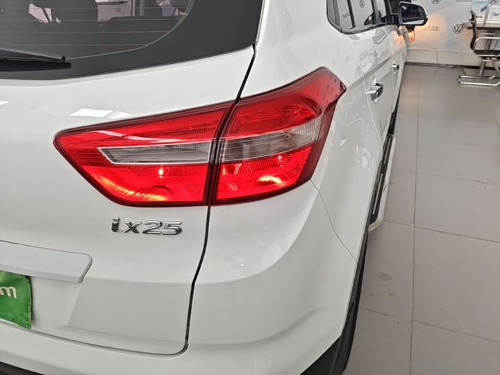 ix25 2015 1.6L AT RWD Smart GLS photo 7