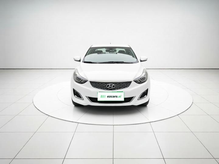 Elantra 2016 1.6L AT Smart photo 2