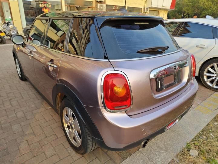 2016 1.2T ONE 5-Door photo 4