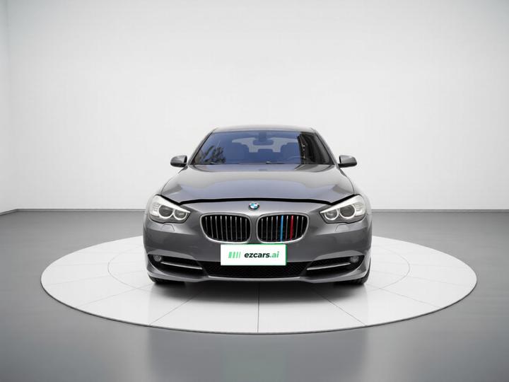 5 SeriesGT 2011 535i photo 2