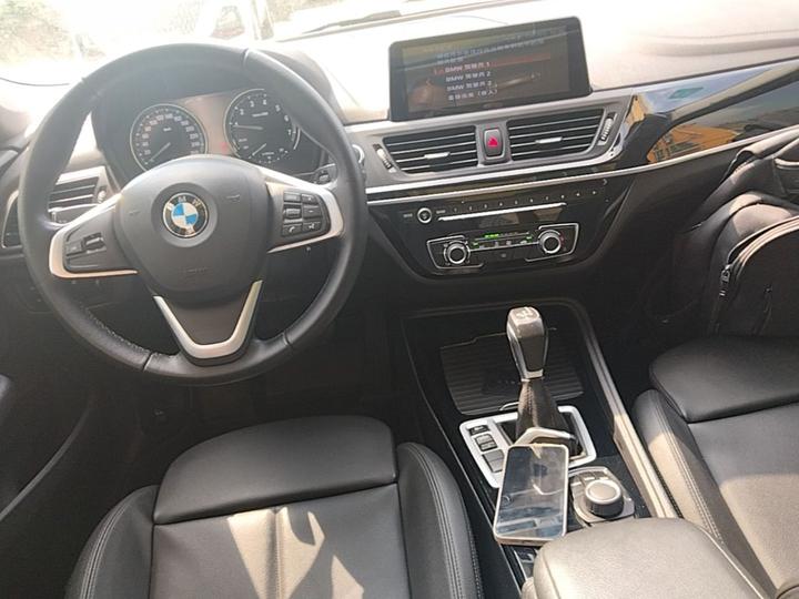 1 Series 2018 118i Sport photo 5