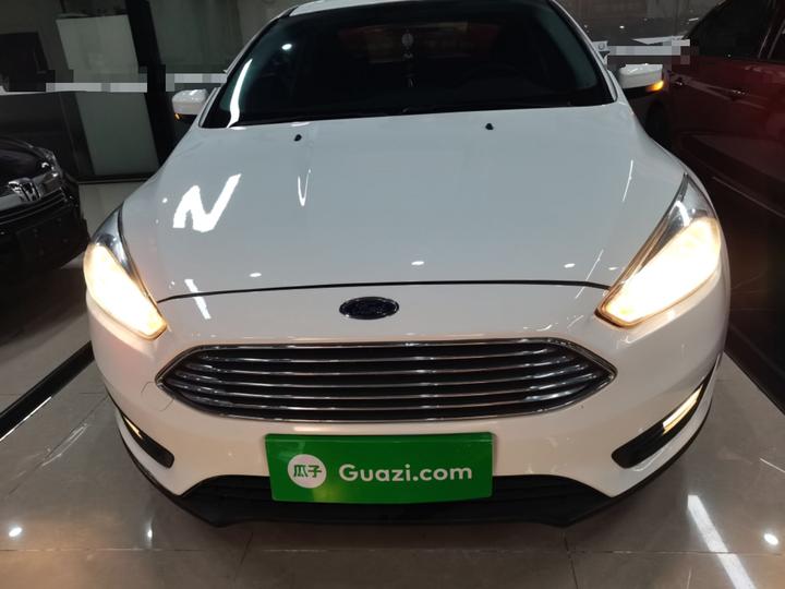 Focus 2015 Sedan 1.6L MT photo 2