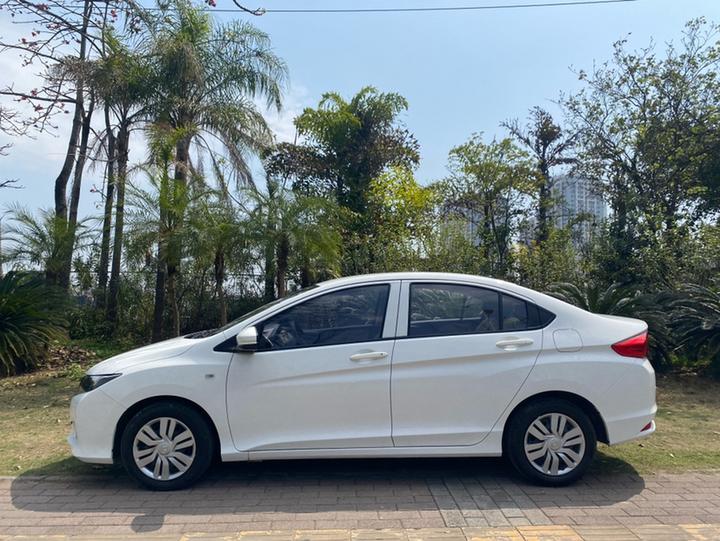 2019 1.5L CVT Comfort photo 4