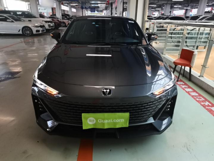 UNI-V 2023 1.5T Premium photo 2