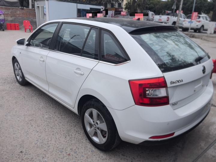 Rapid Spaceback 2016 1.6L MT photo 4
