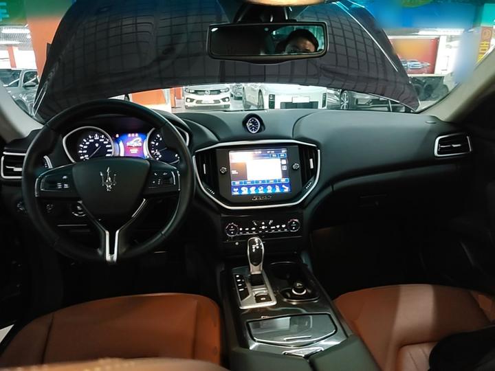 Ghibli 2014 3.0T Standard photo 5