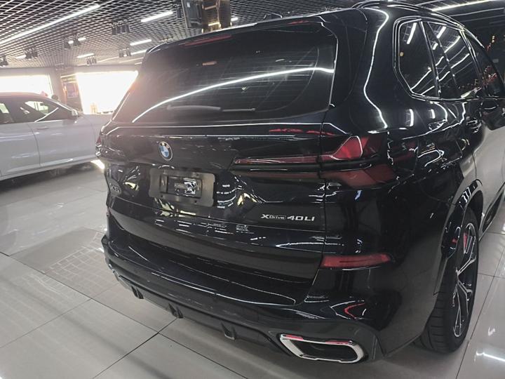 X5 2023 xDrive 30Li Exclusive M M Sport Night Package photo 3