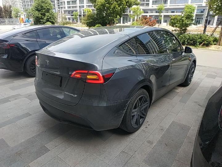 Model Y 2022 Facelift RWD photo 4