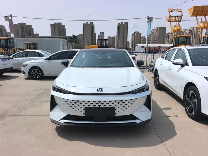 UNI-V iDD 2024 iDD 136km Smart Premium photo 2